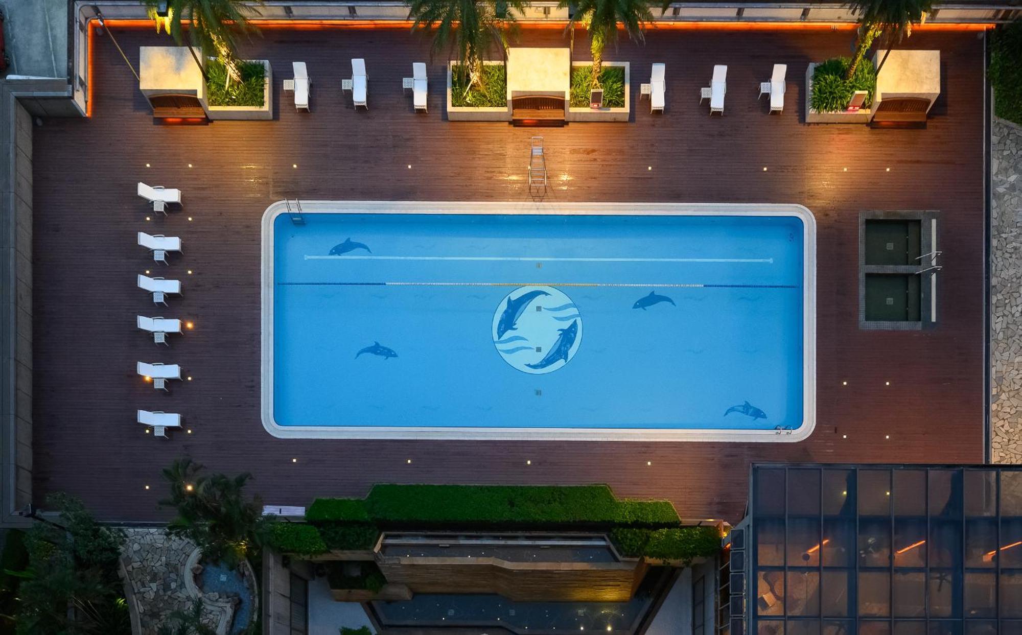 Evergreen Resort Hotel - Jiaosi Jiaoxi Eksteriør billede The pool at the Dolphinarium