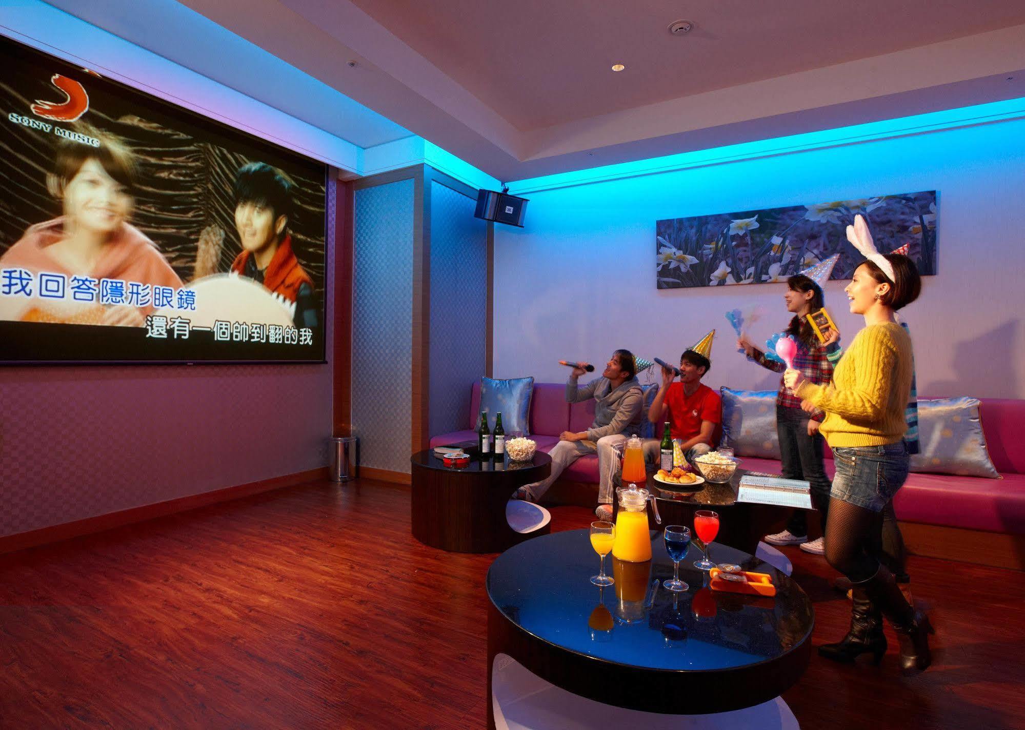 Evergreen Resort Hotel - Jiaosi Jiaoxi Eksteriør billede Karaoke in Seoul, South Korea